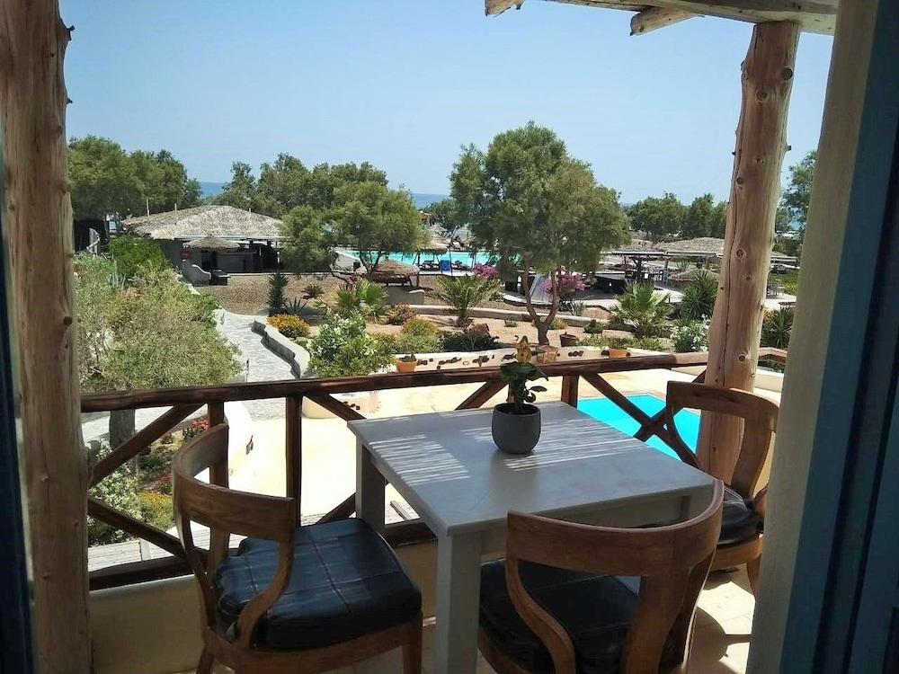 Black Rose Suites 44/70