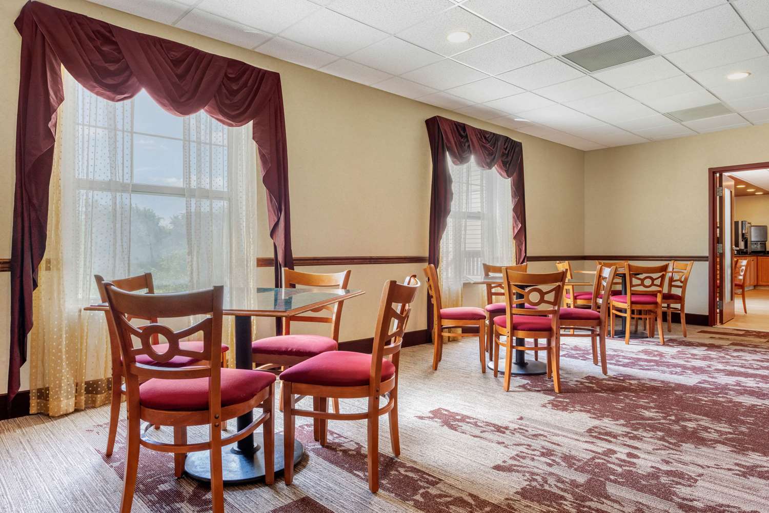 restaurant cafeteria