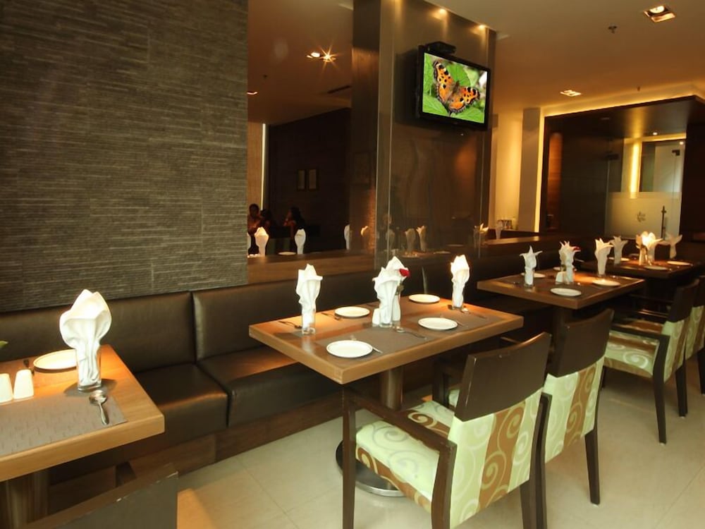 Landmark Residency 44/49