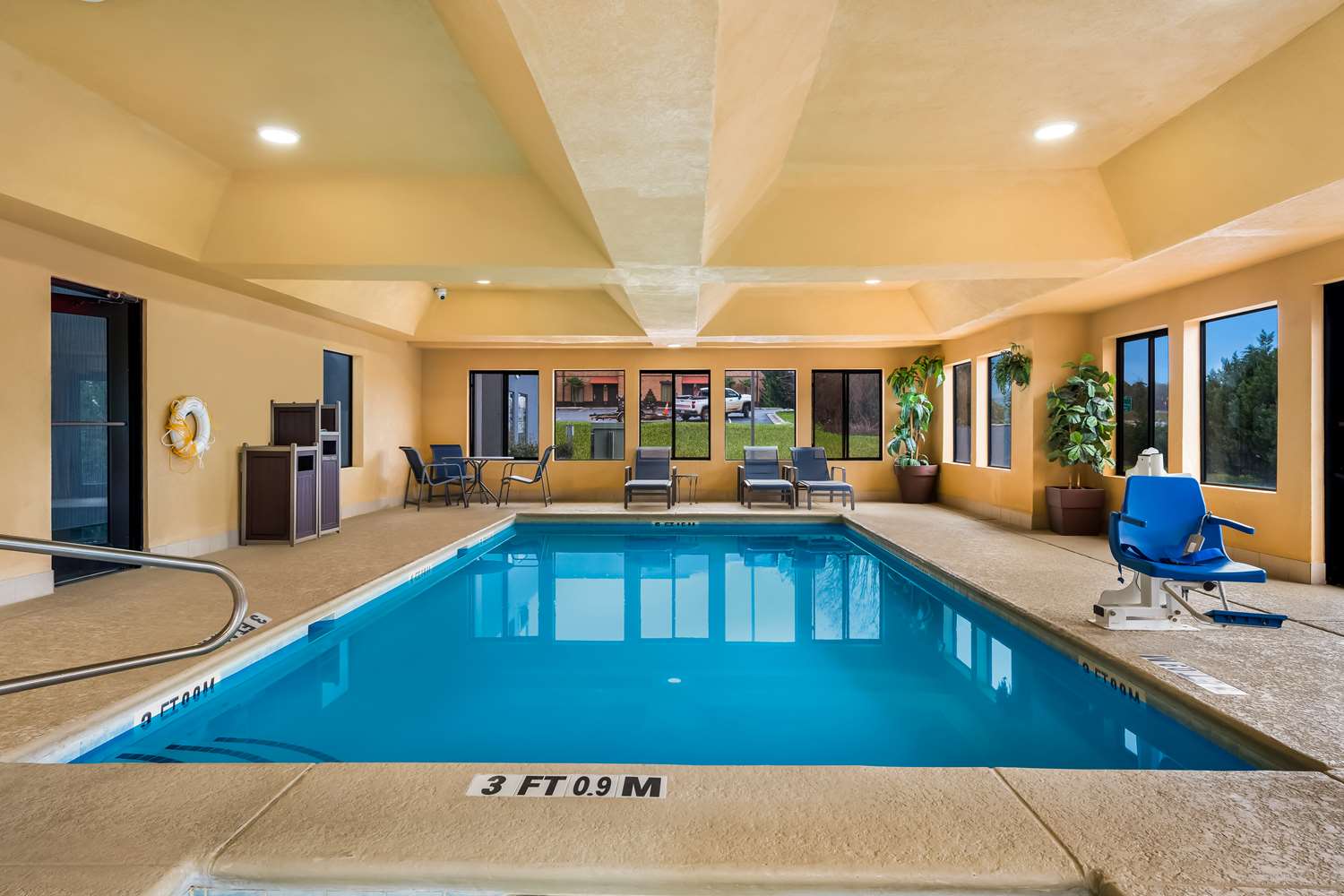 Best Western Bradbury Inn & Suites 12/26