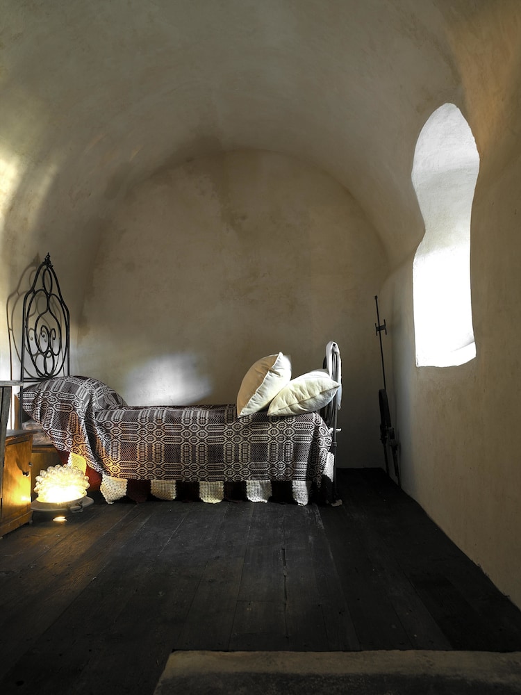SEXTANTIO ALBERGO DIFFUSO 46/50
