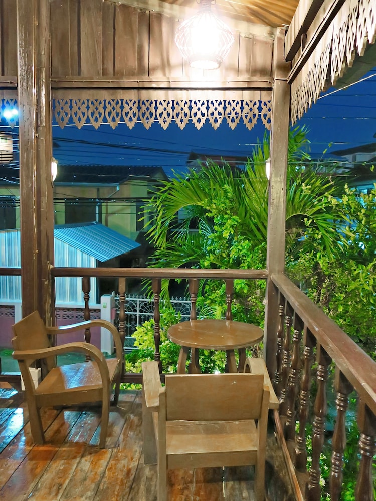 Huan Kawin Hostel Photography Gallery 40/50