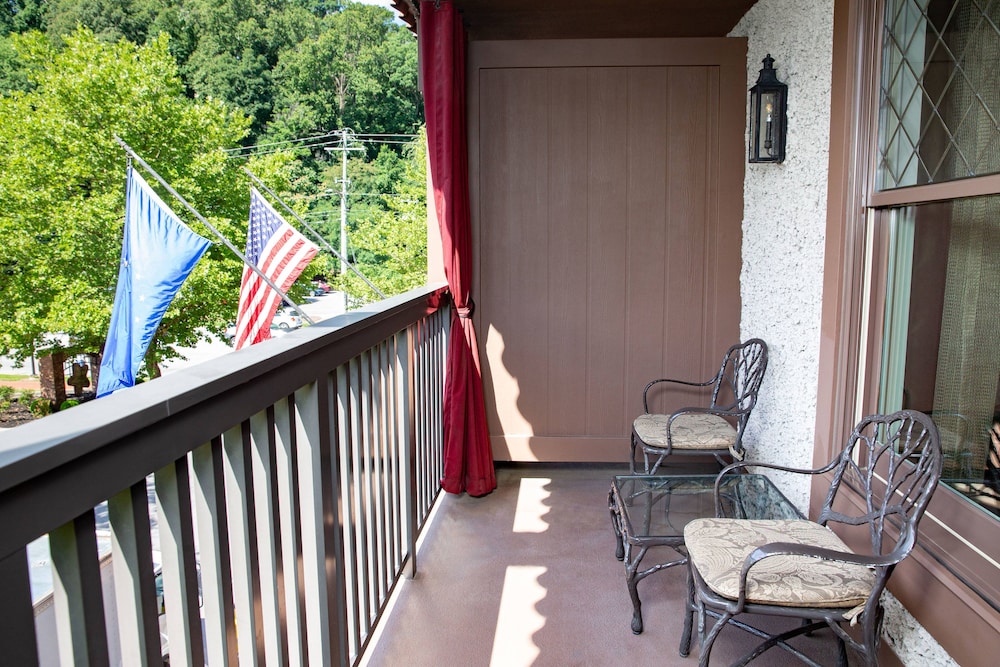 Grand Bohemian Hotel Asheville Autograph Collection