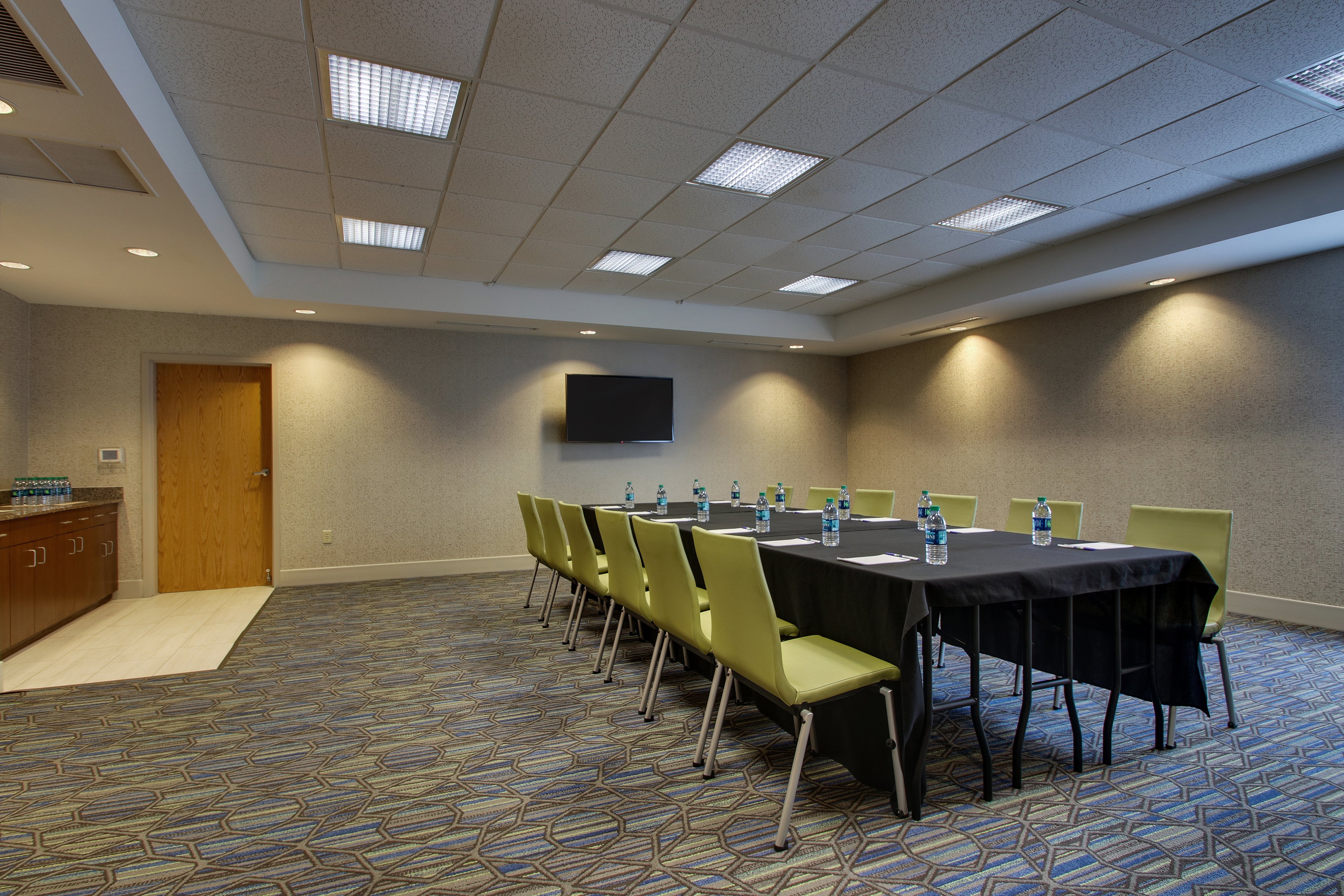 Holiday Inn Express Suites Morris 40/49
