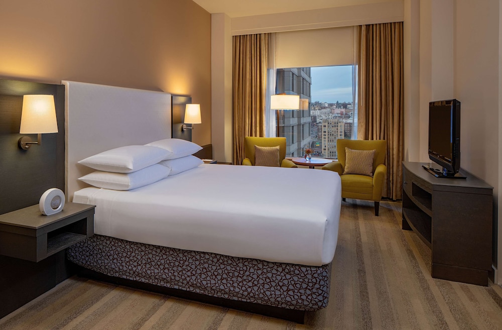 LUXURY, SUITE, KING BED