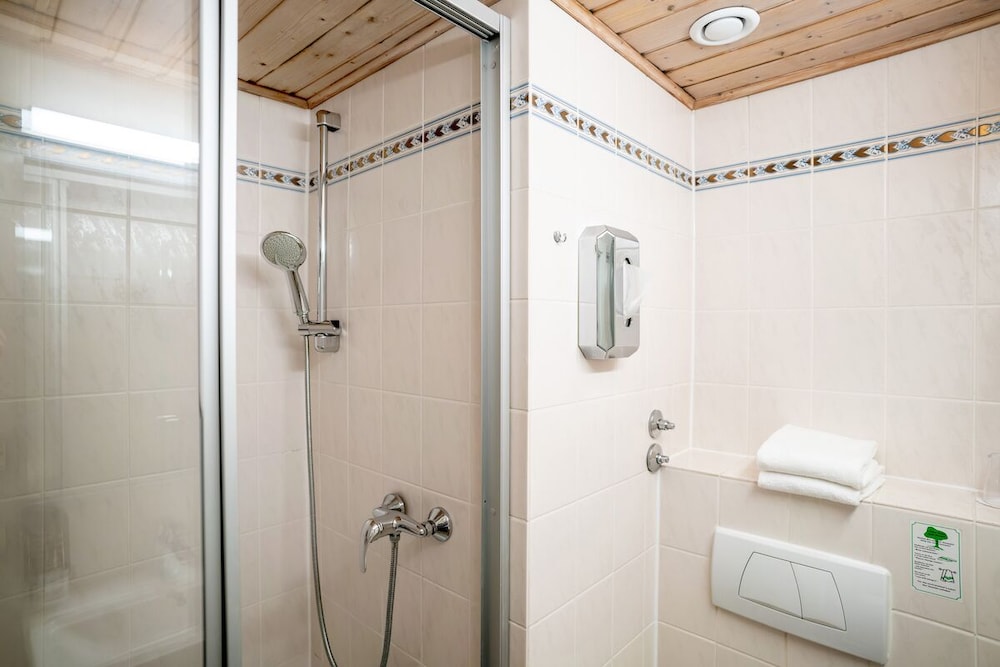Cozy, City, Double Bed, Hotel Europaischer Hof - Adults Only 2/3