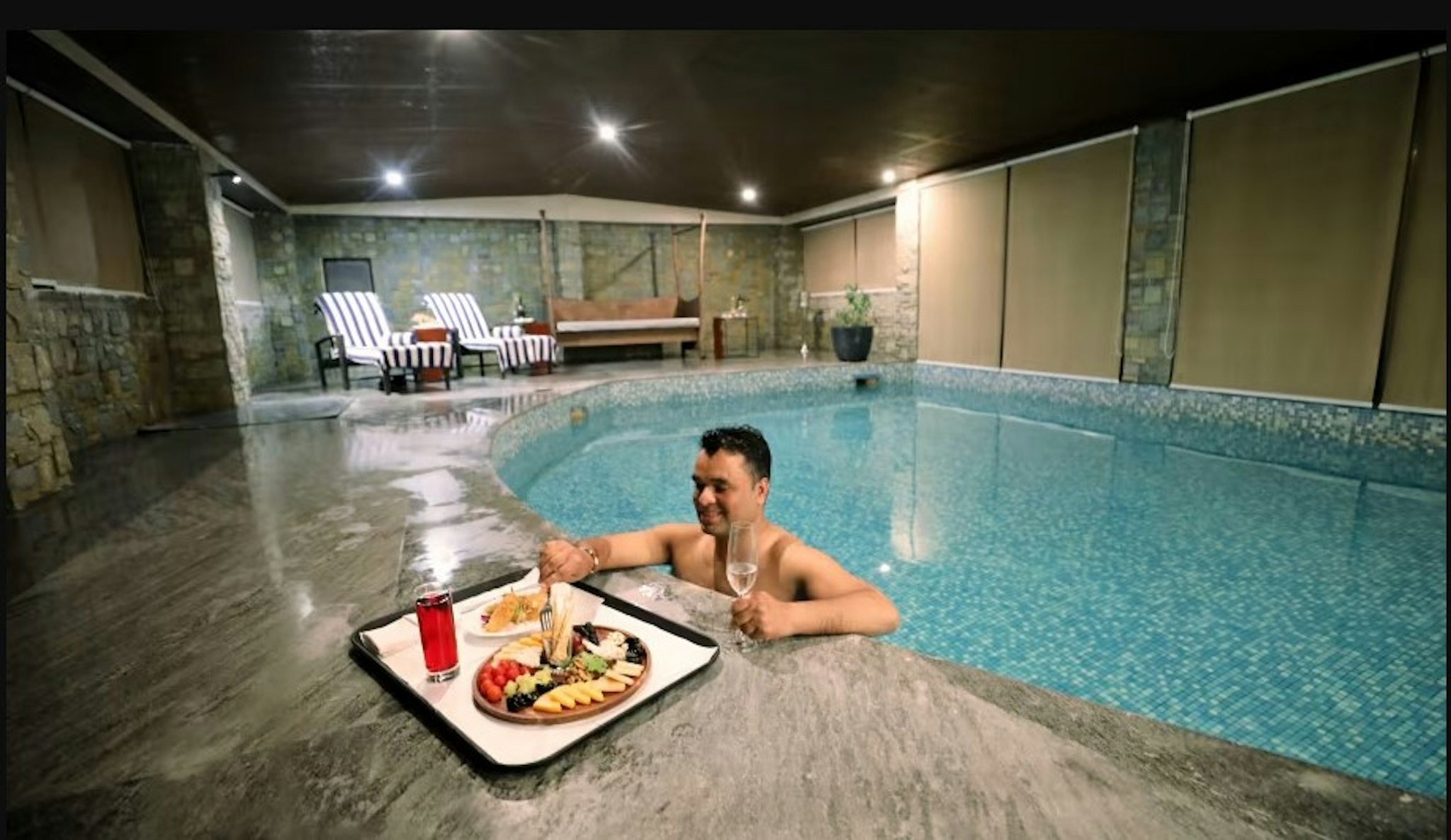 SURYA VILAS LUXURY SPA & RESORT 13/25