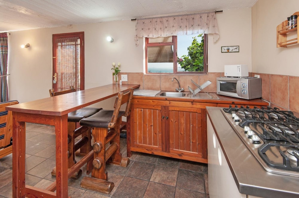 18 On Kloof Bed And Breakfast 16/20