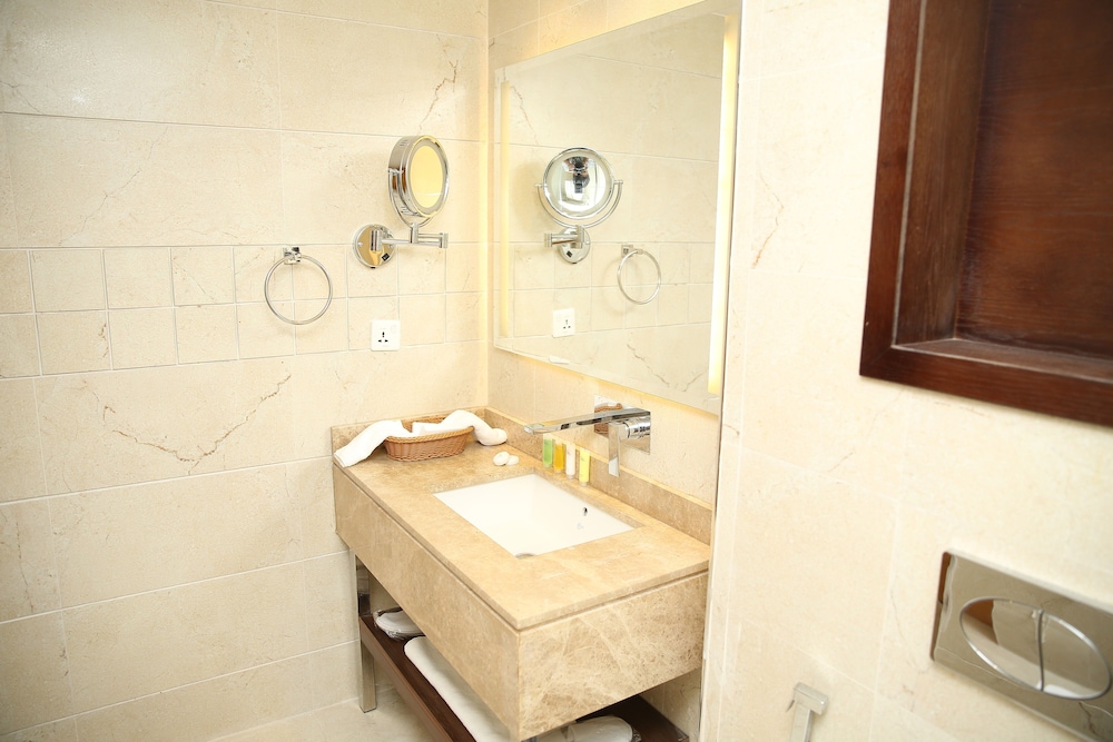 Gloria Hotel 20/20