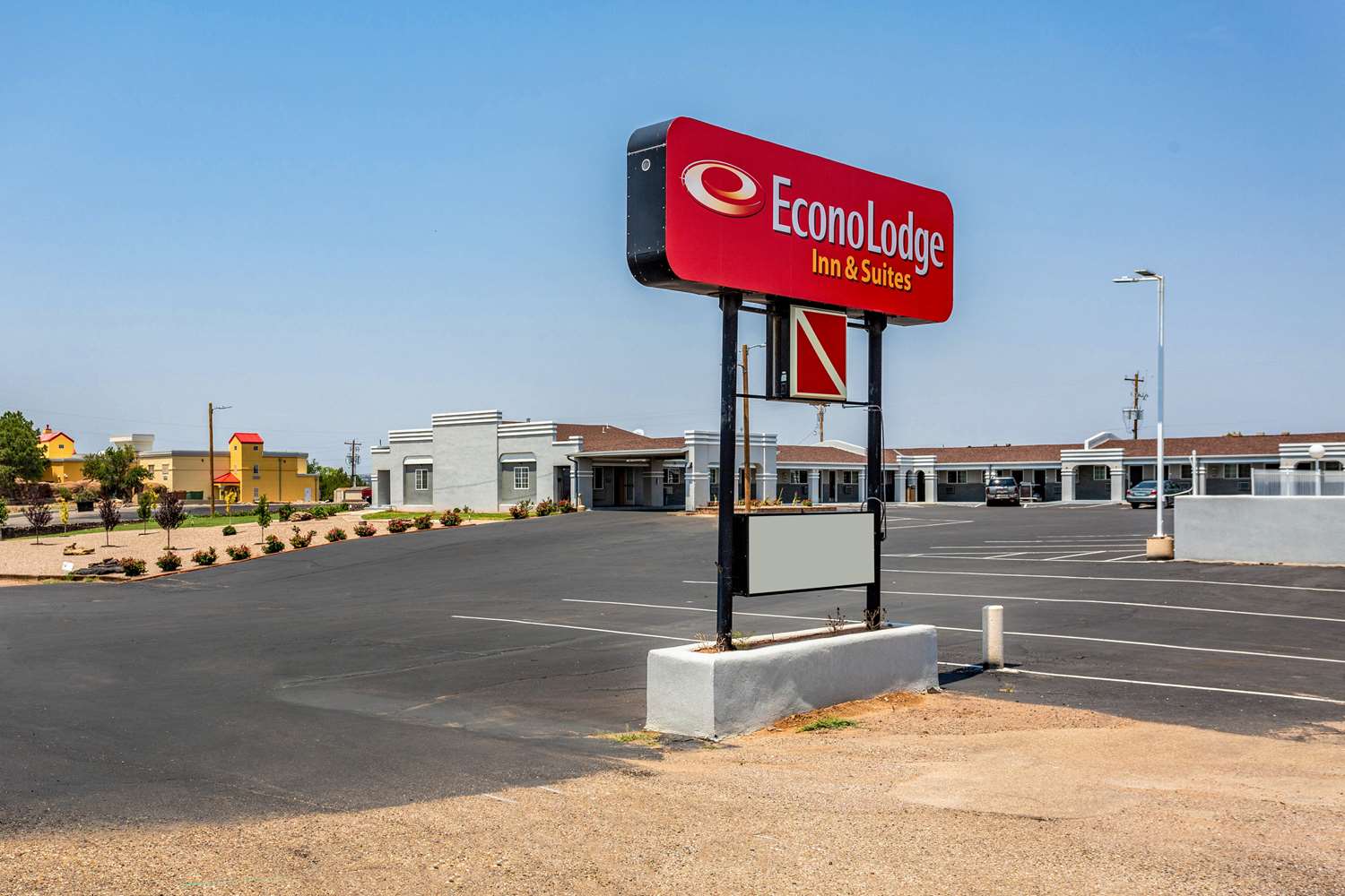 Econo Lodge Inn & Suites Santa Rosa 14/15