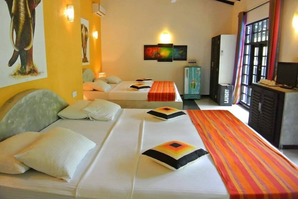 Flower Garden Hotel 10/47