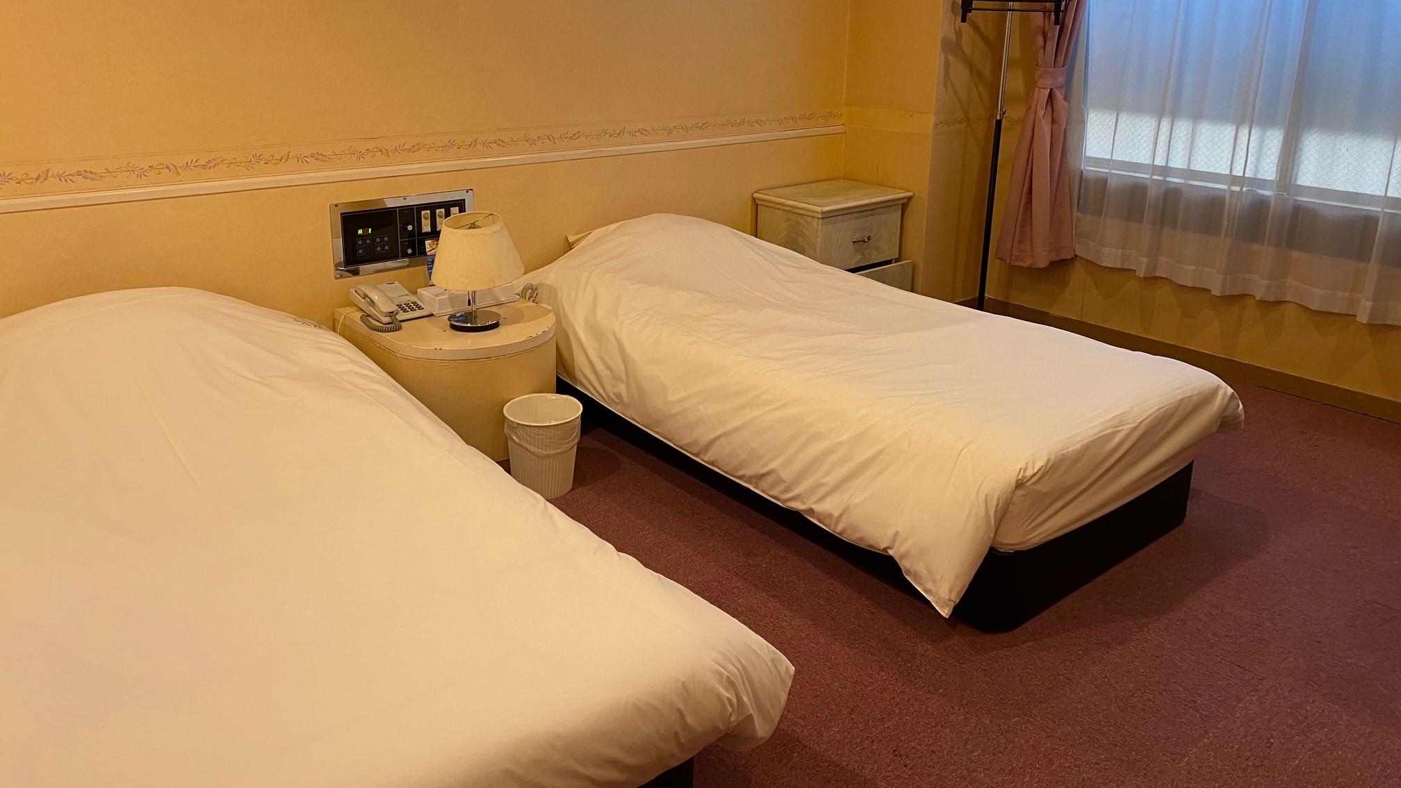 Interior, Comfortable, Standard, Twin Beds, Smoking