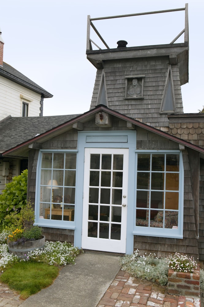 Inns of Mendocino 1/50