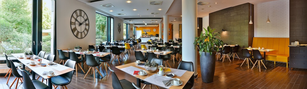 Hotel Frankfurt Messe Affiliated By Melia 53/73