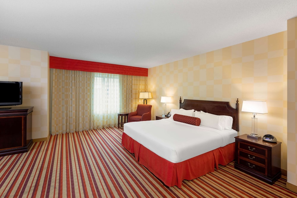 Wyndham Grand Oklahoma City Downtown 20/68