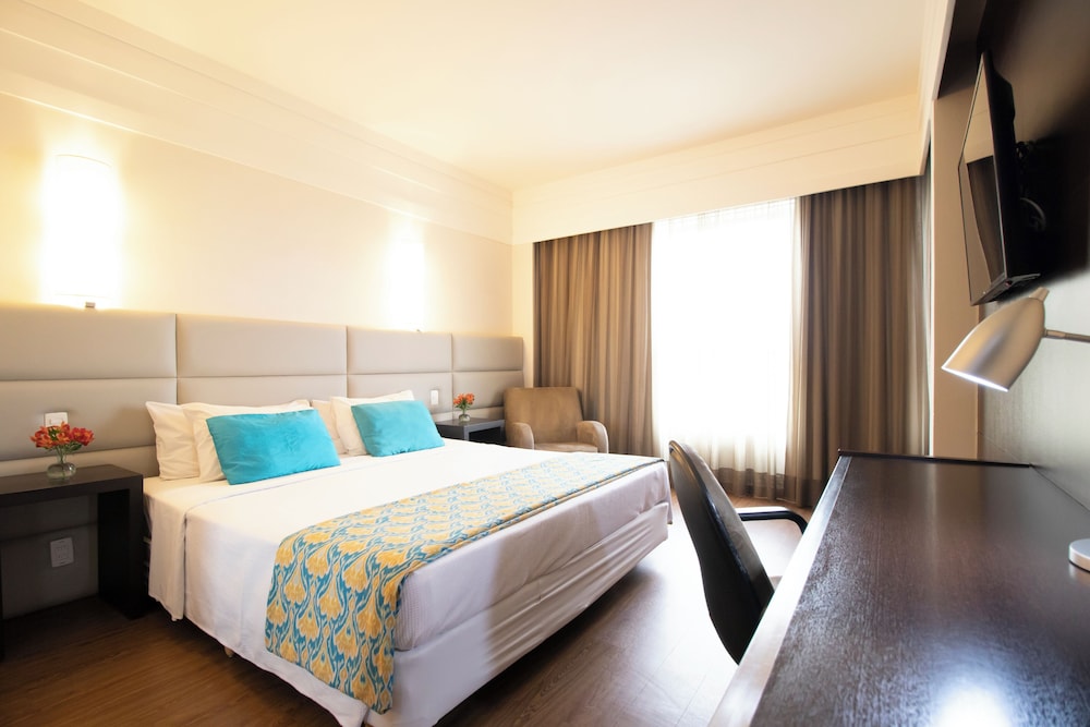 DELUXE, DOUBLE BED