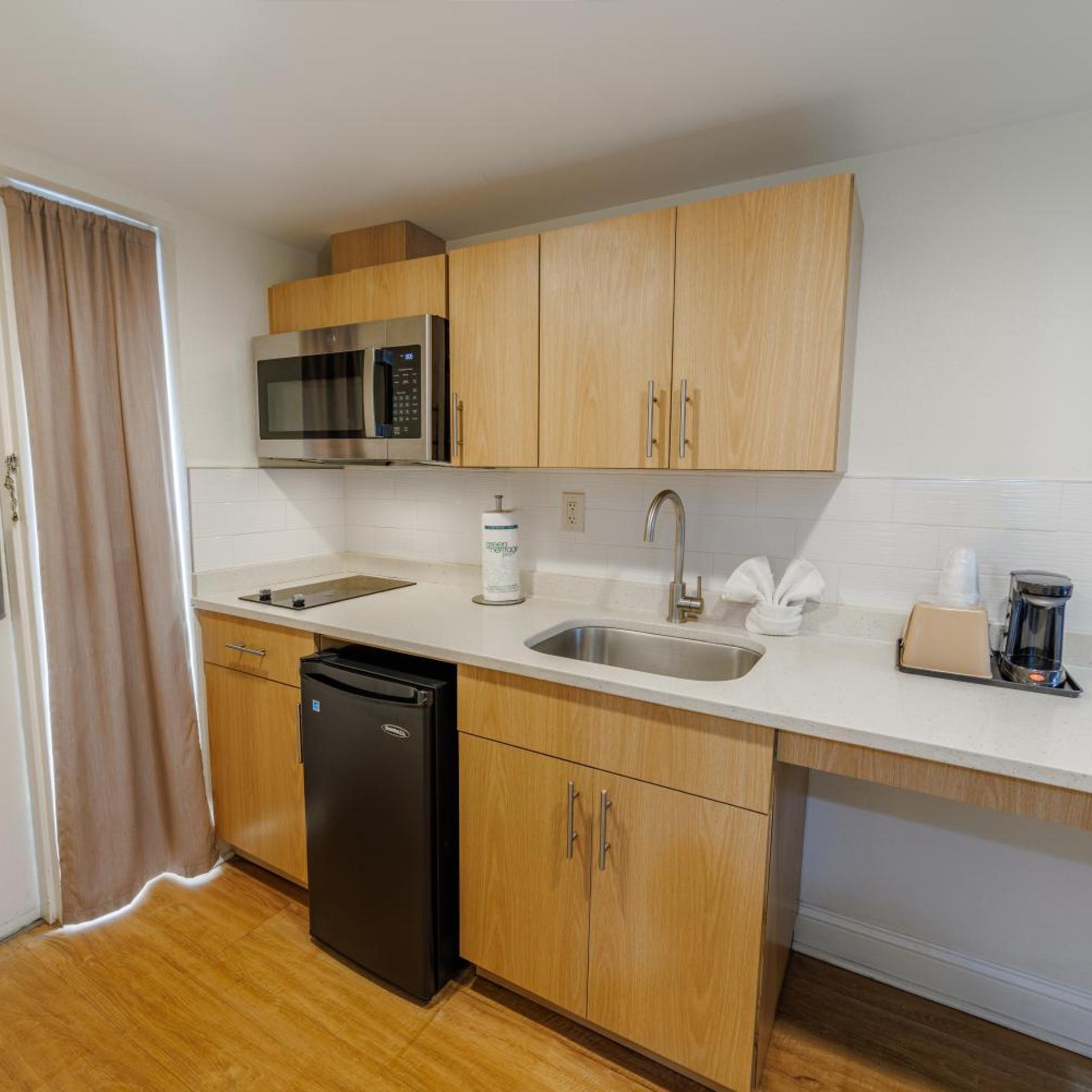 Dunes Inn and Suites 27/29