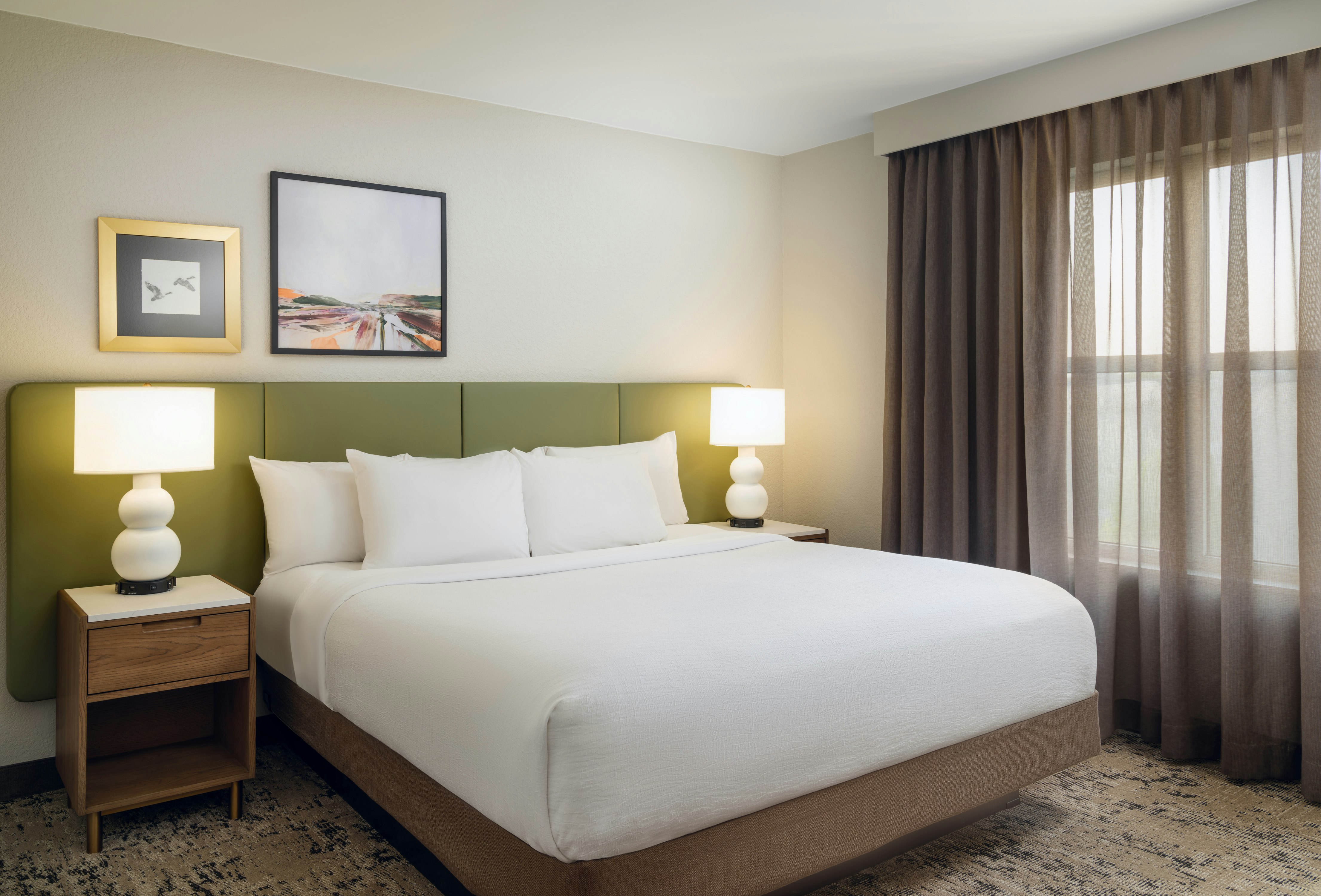 CONFERENCE, 2 ROOMS, SUITE, KING BED