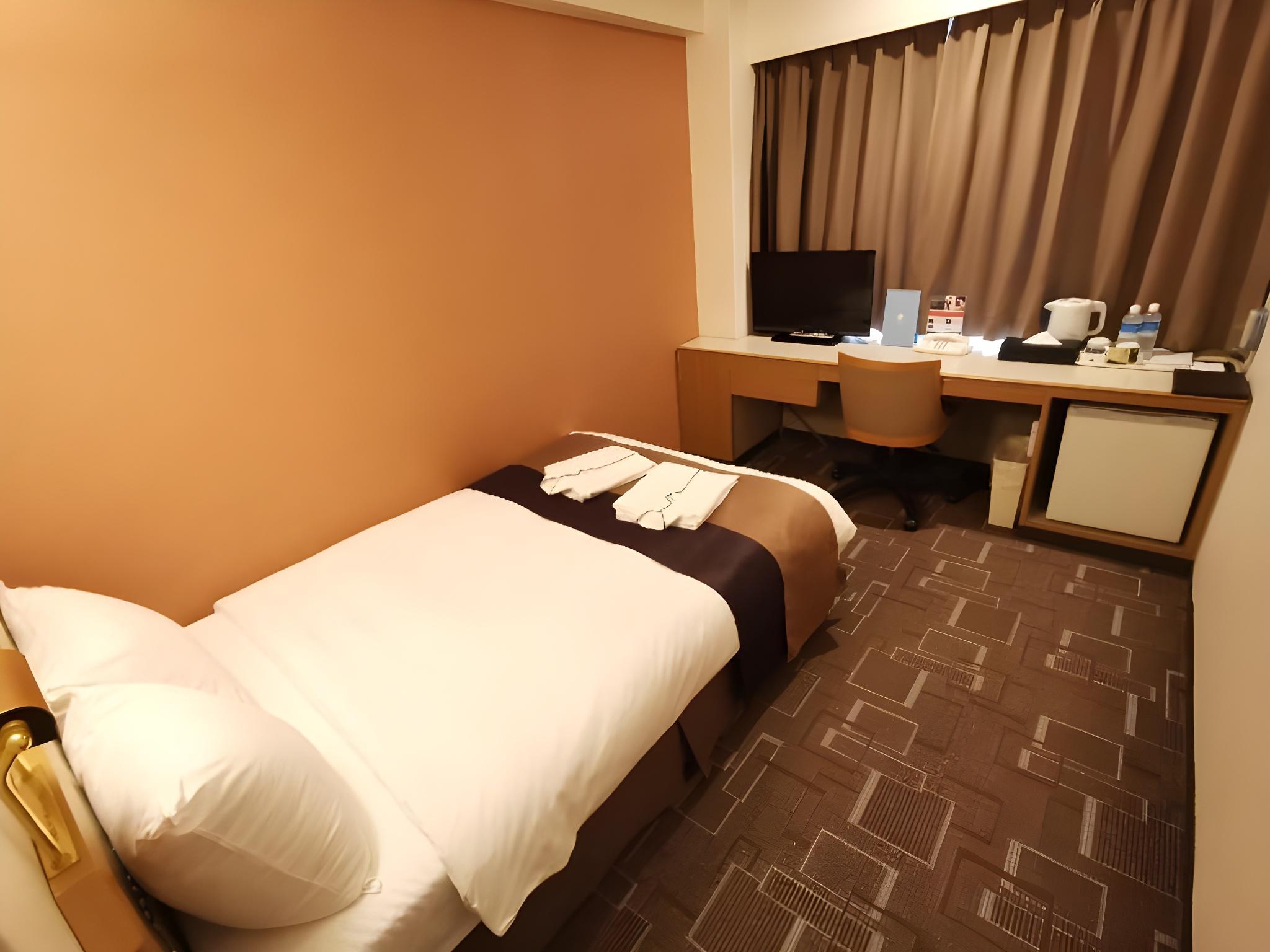 Semi Room, Single, Semi Double Bed