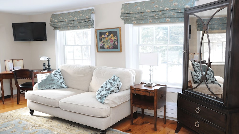The Lyme Inn 30/50