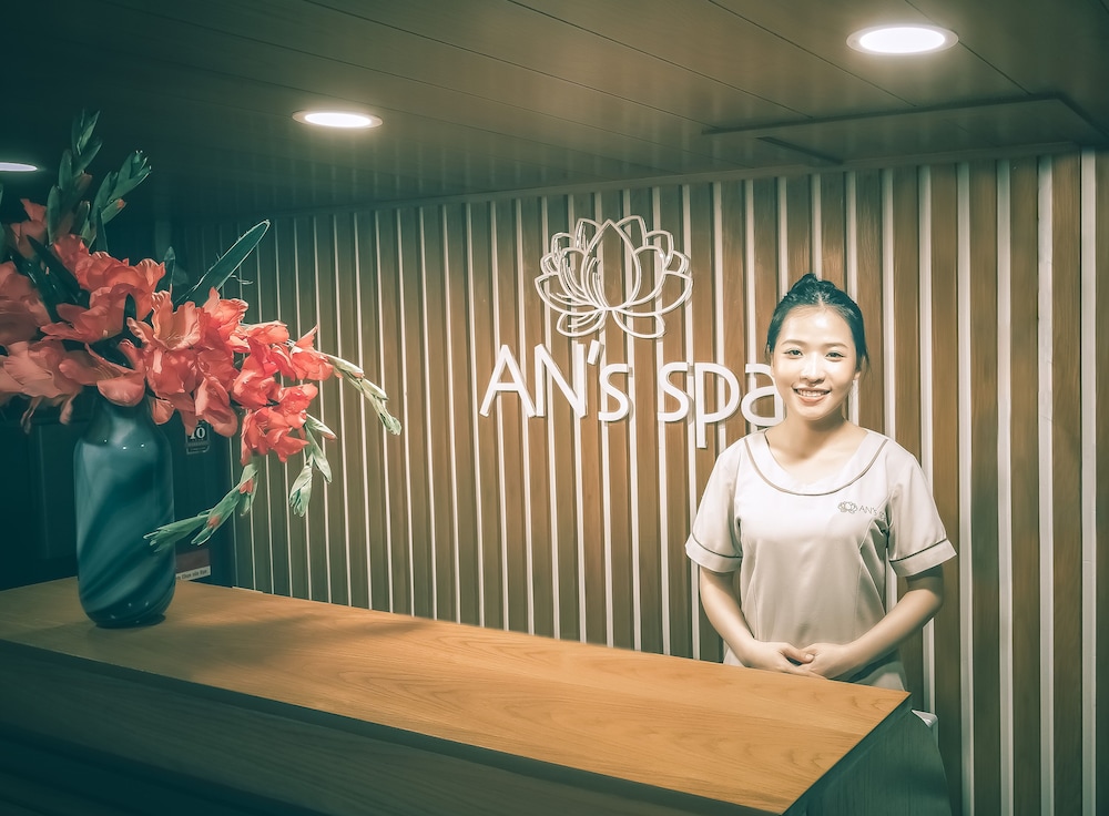 Happy Life Grand Hotel and Sky Bar 43/74