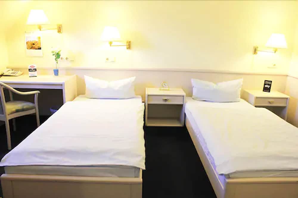 Hotel Altenwerder Hof 12/29