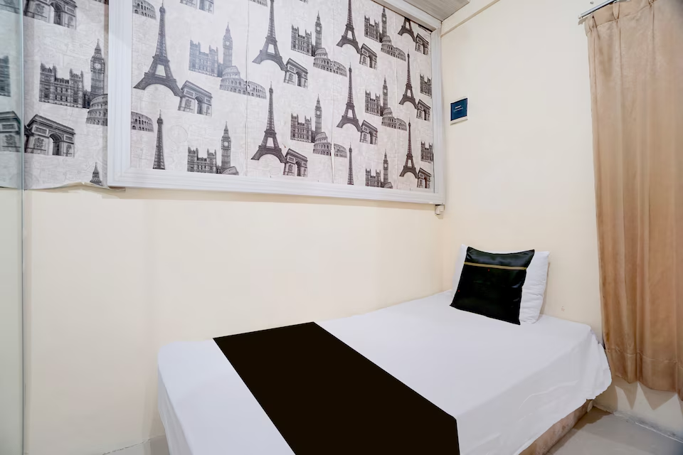 Room at Hotel O near Ciputra Hospital formerly Veloura Living Citraland, SURABAYA