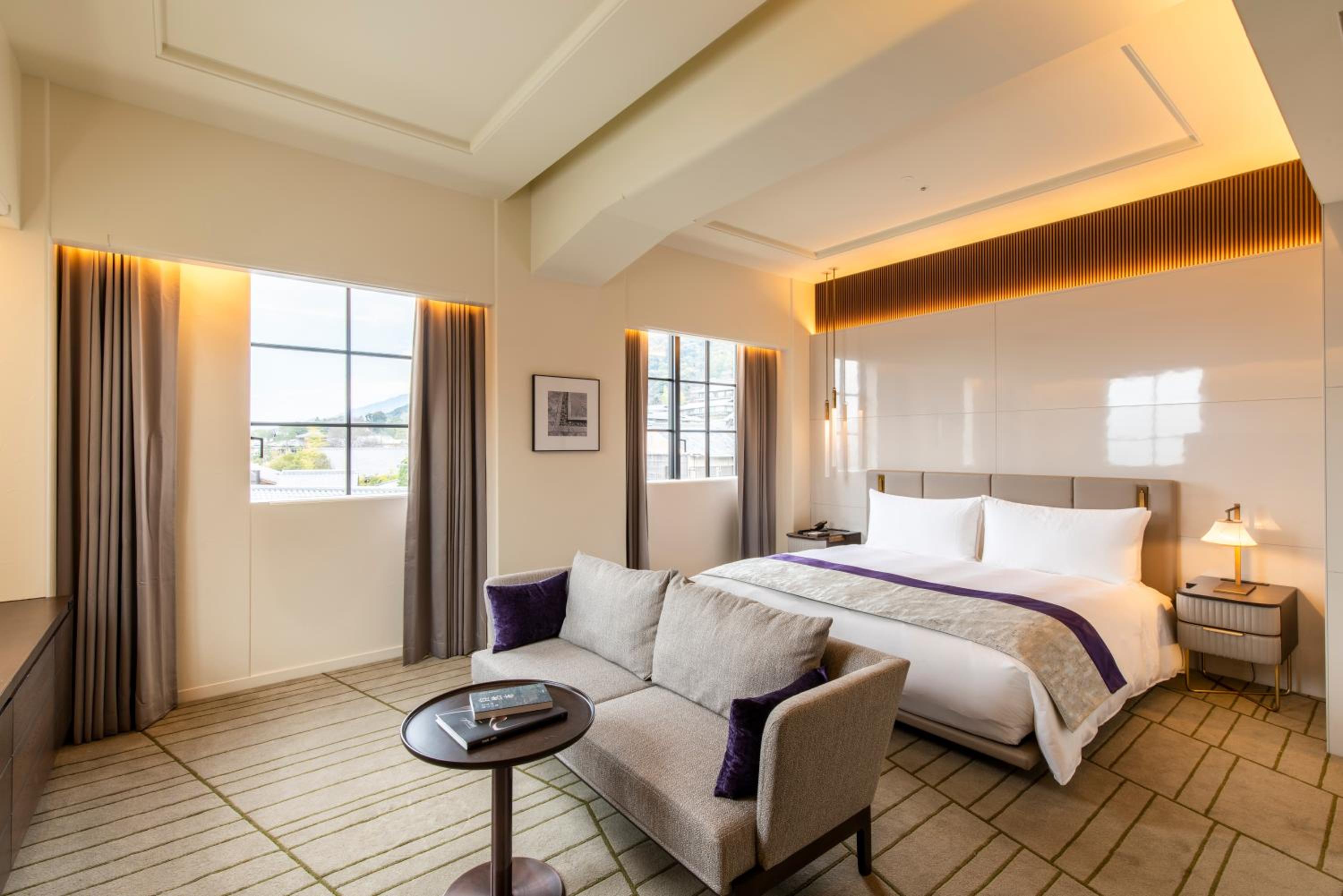 Premium, King Bed, Lounge Access