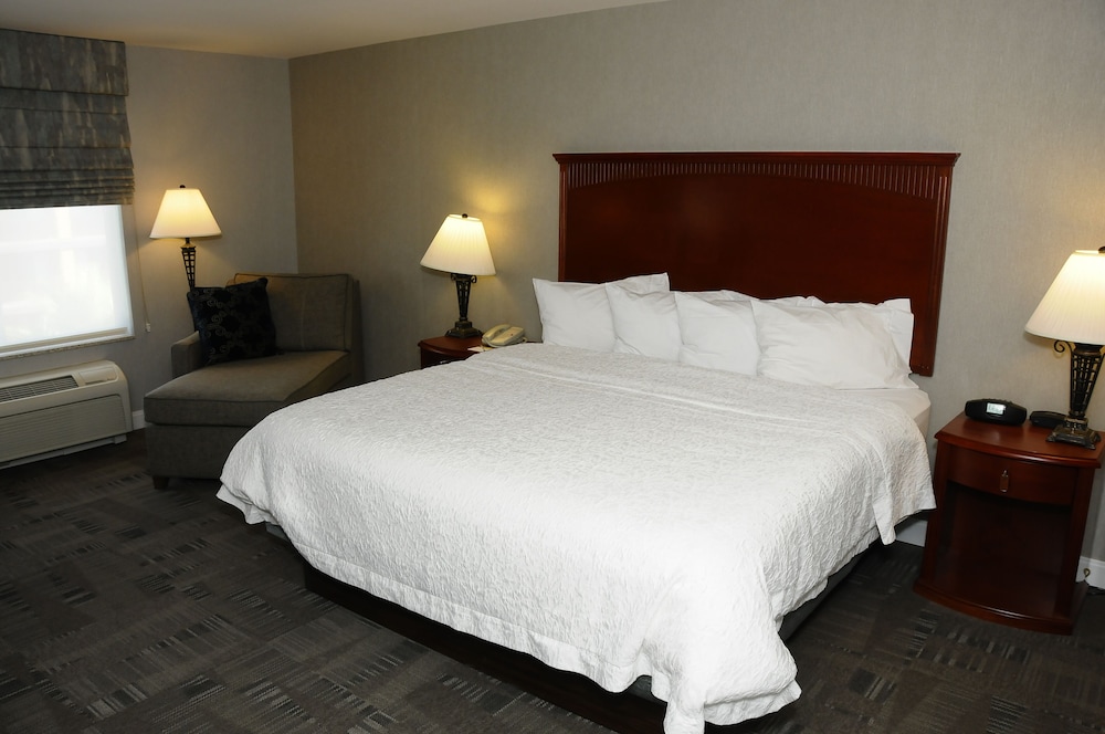 Hampton Inn Suites Redding Ca 12/55