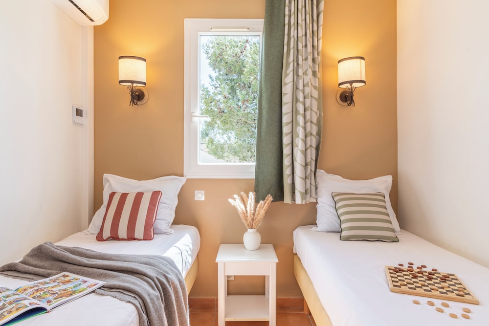 Pierre and Vacances Pont Royale En Provence Holiday Village 16/50