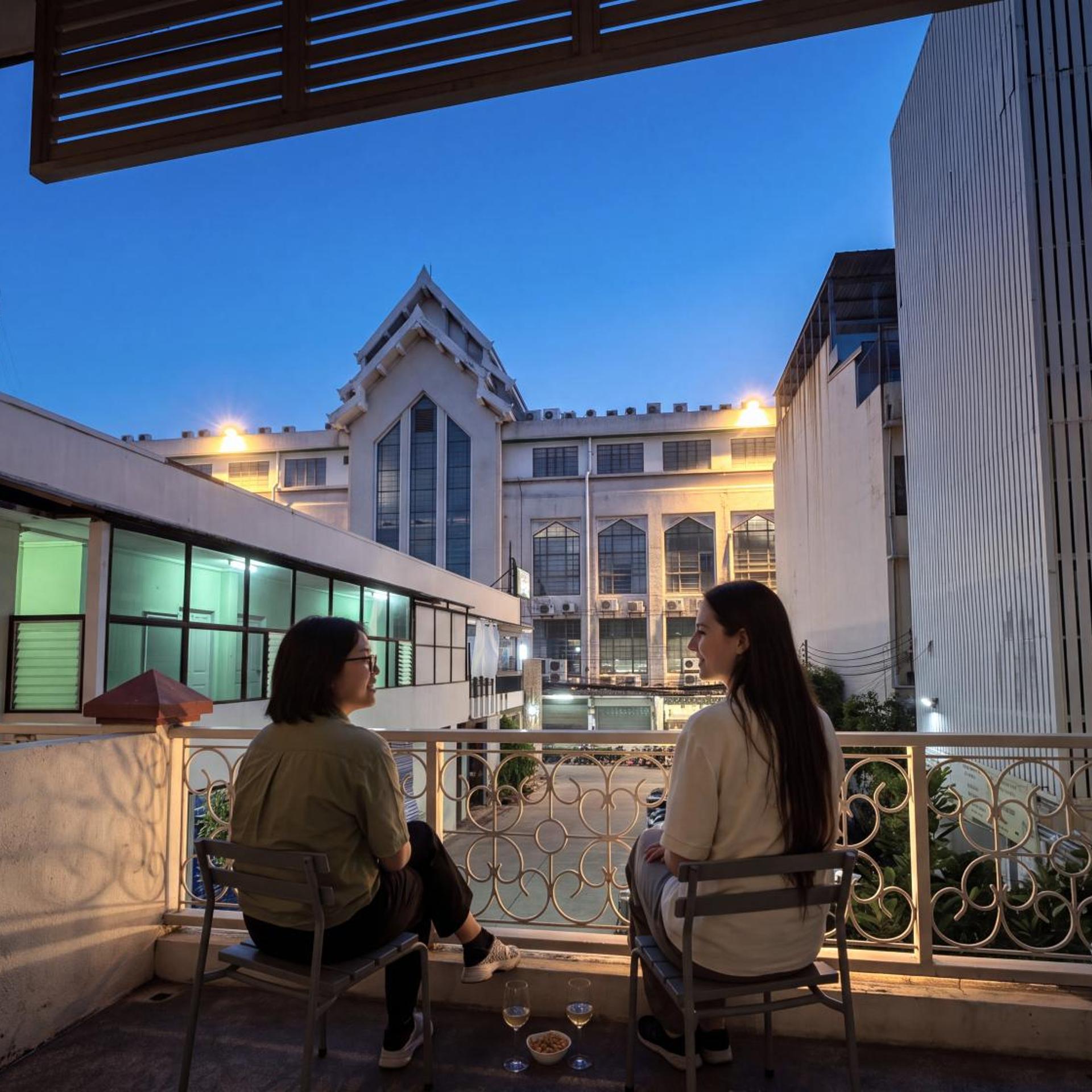 Sri Krungthep Hotel 74/77