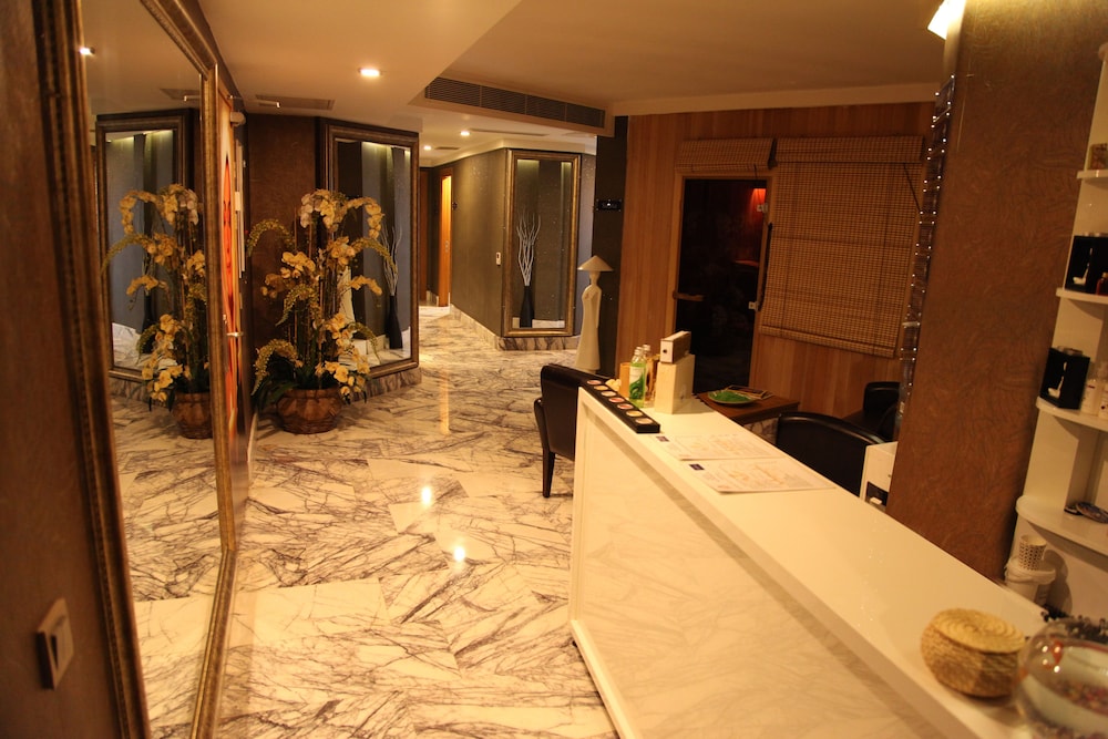 Armis Hotel 45/50