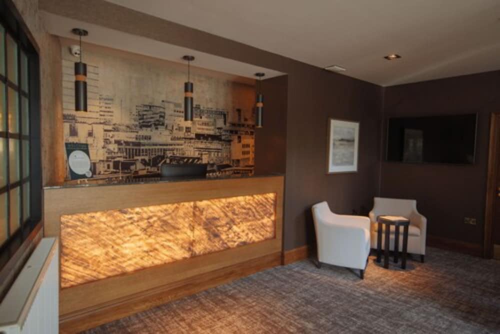 Redhurst Hotel 8/62