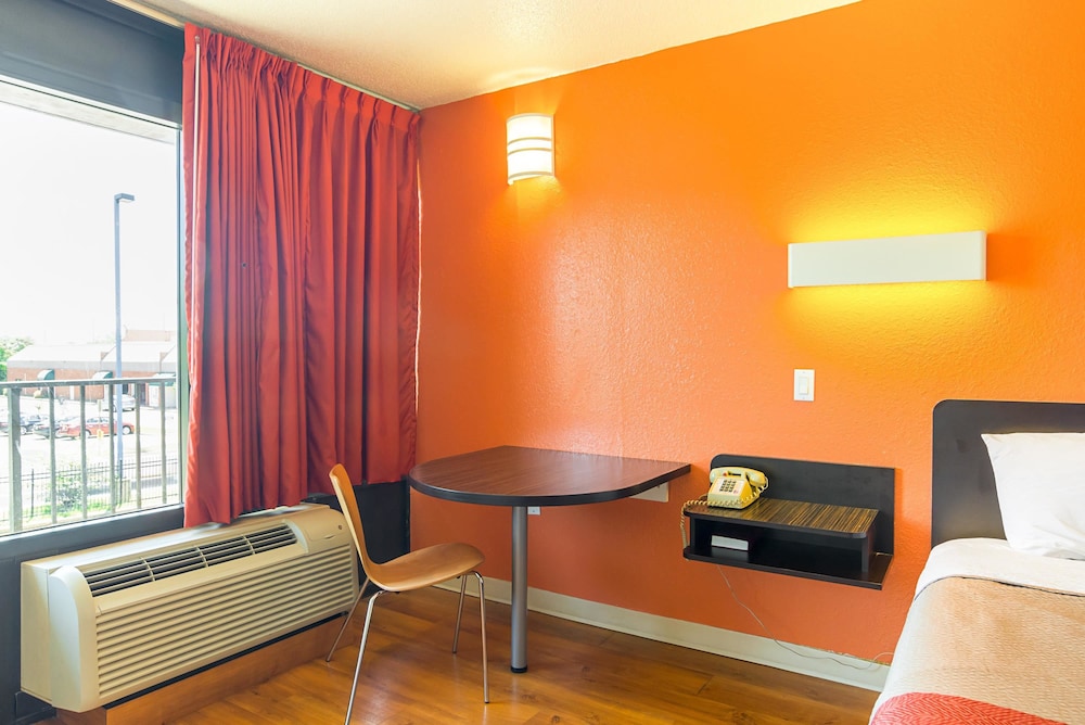Motel6 Little Rock, AR - West 29/41