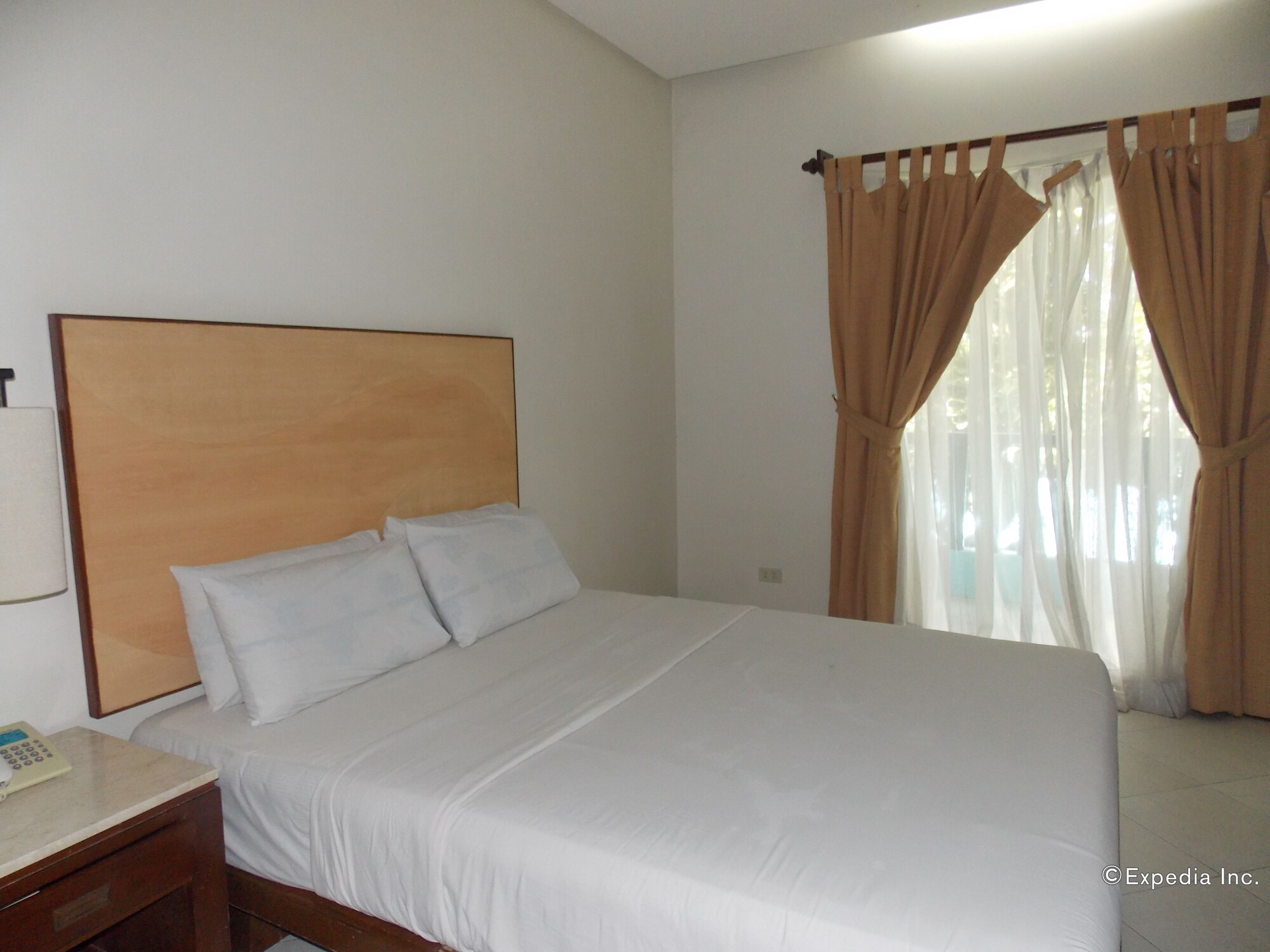 Caribbean, Suite, 1 Queen and 1 Single Bed