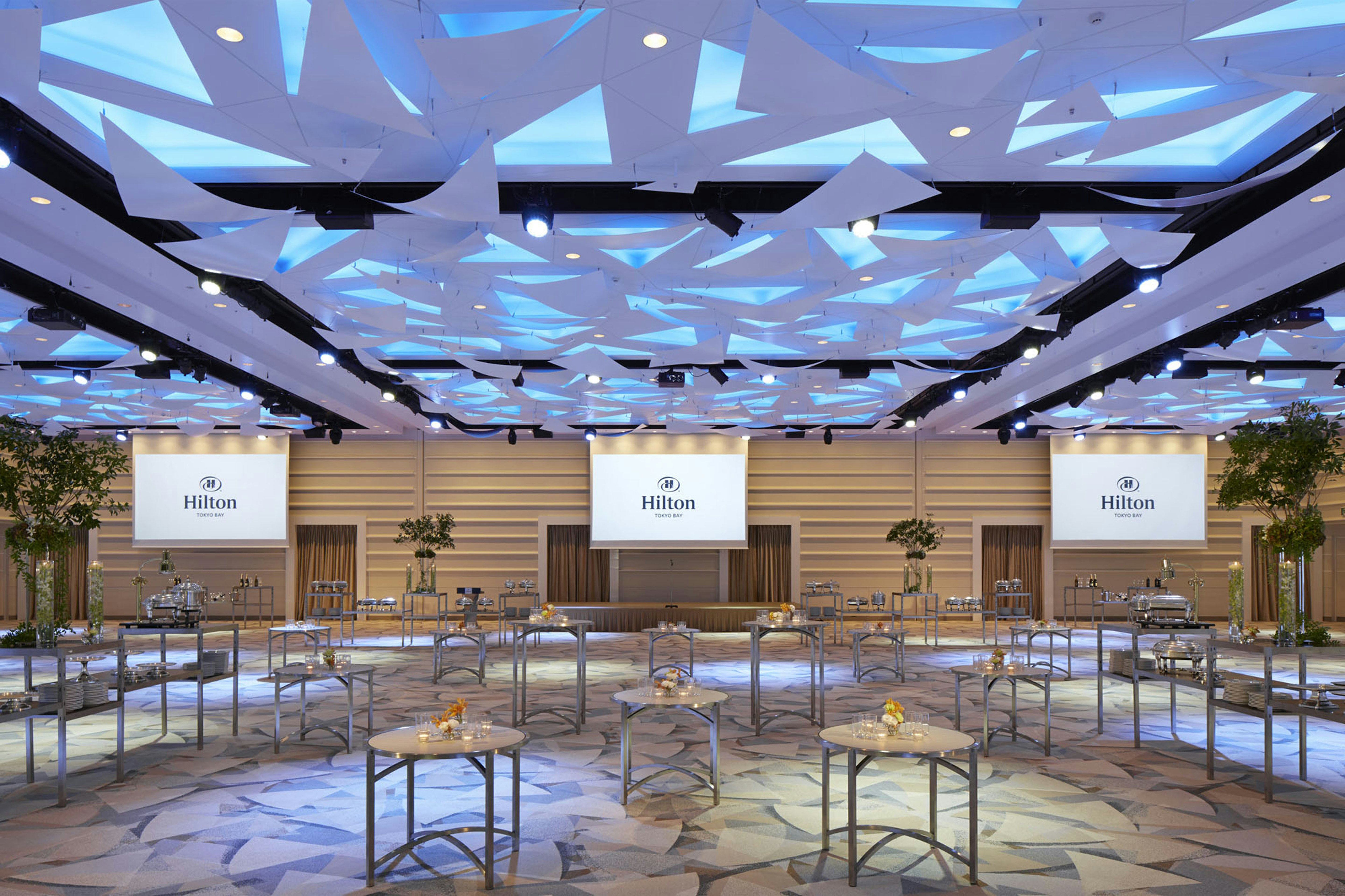 Hilton Tokyo Bay 64/76