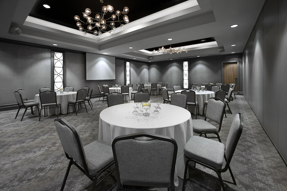 Hilton Garden Inn Toronto Airport 36/51