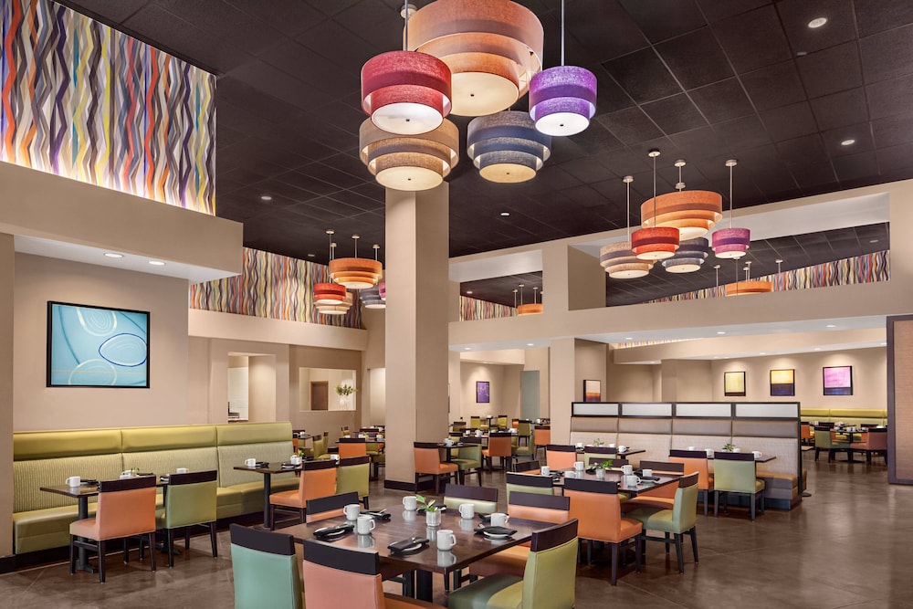 Delta Hotels Anaheim Garden Grove 30/41