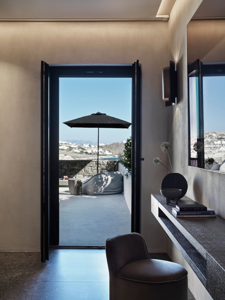 Noima Boutique Hotel Mykonos 84/86