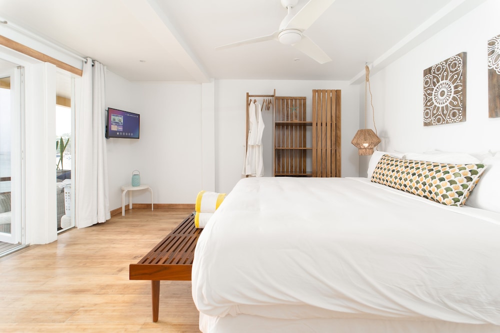 The Beach House Boutique Hotel 17/49