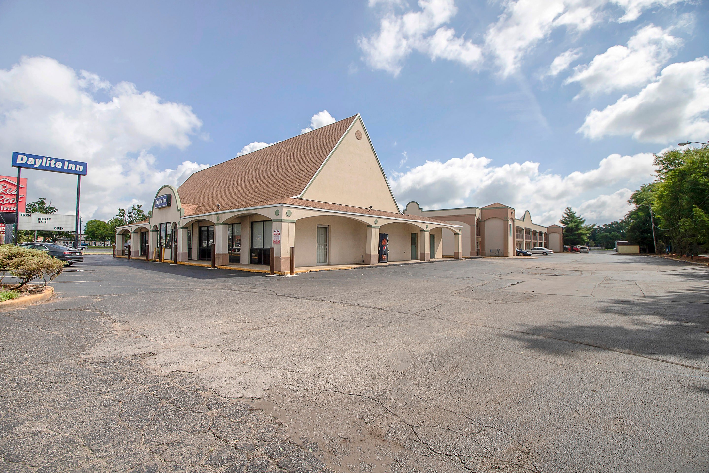 Hotel O Daylight Inn Elkhart I-90, IN 15/18