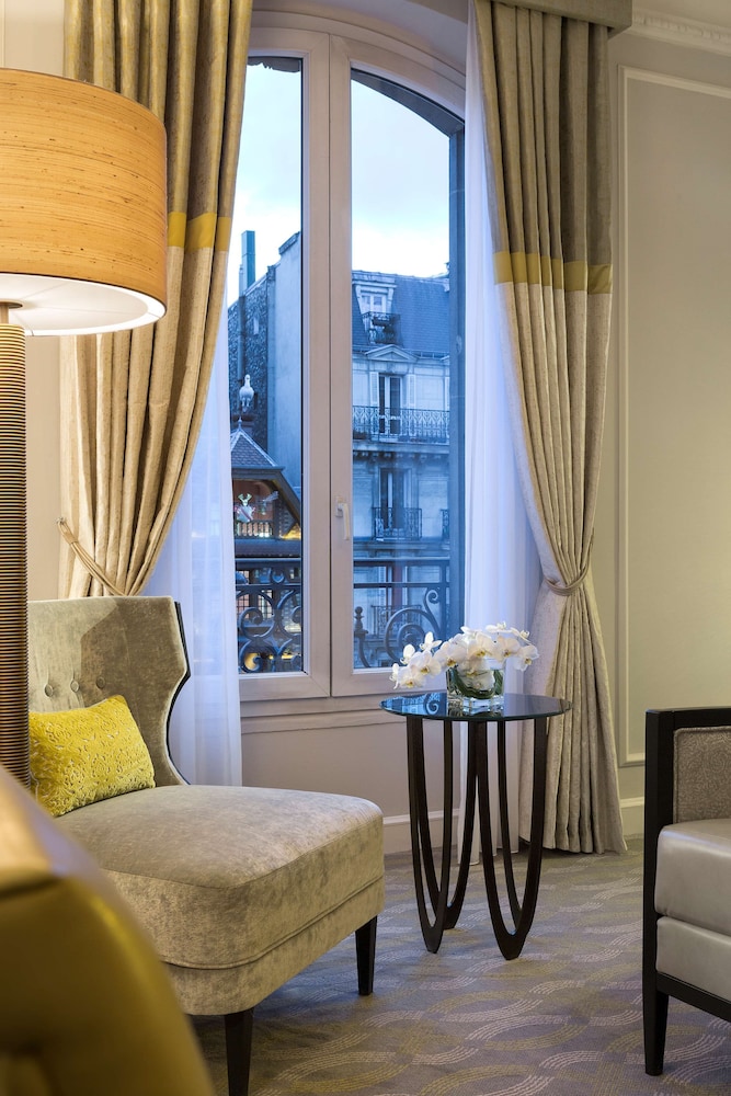 Hilton Paris Opera 46/81