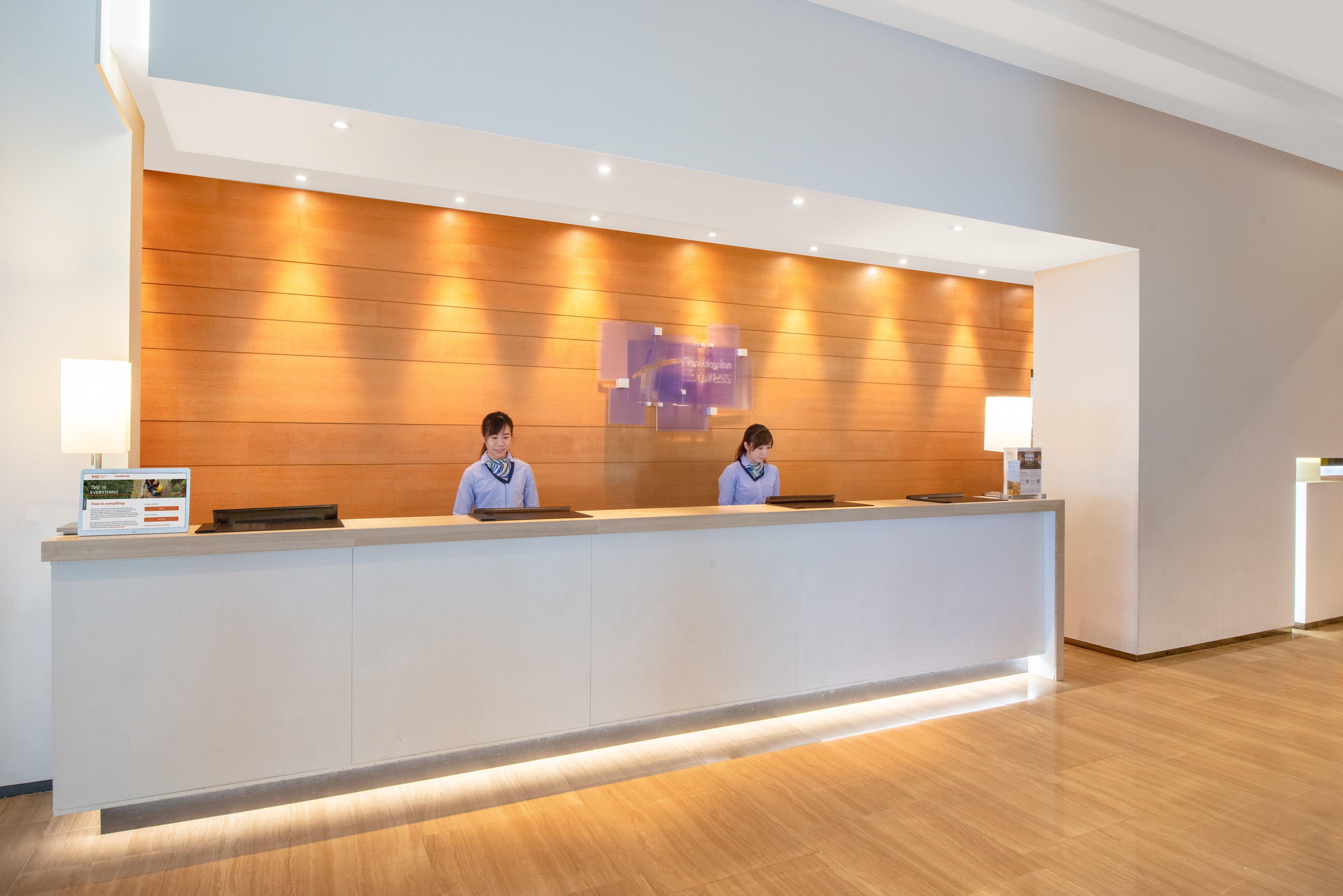 Vega Suites 6/50