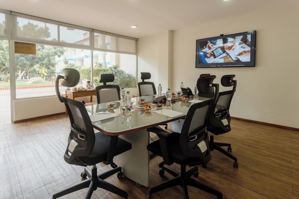 Hotel Suites Villasol 93/101