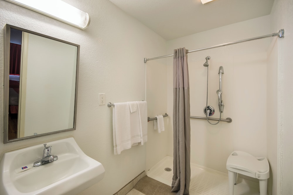 Americas Best Value Inn & Suites Humble 39/40