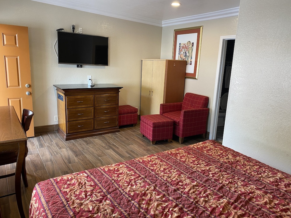 Palace Inn Oxnard 22/43
