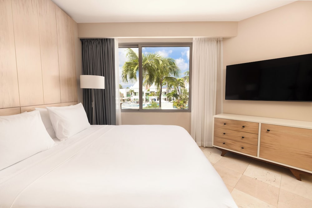ROOM, KING BED, GARDEN VIEW, SOFA, KITCHENETTE
