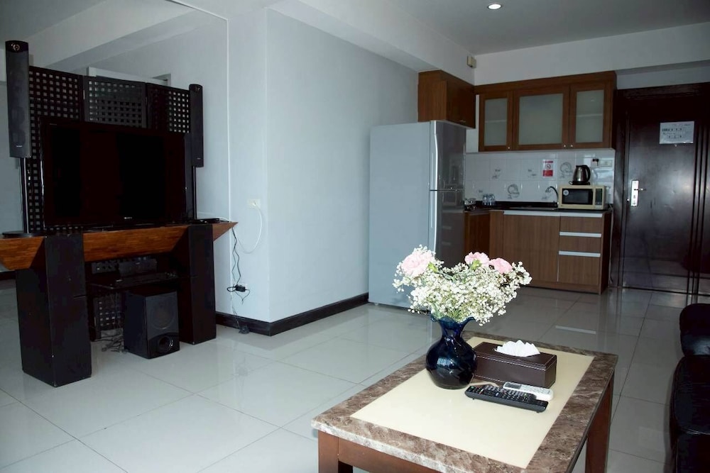 Valhalla Hotel Pattaya 9/75