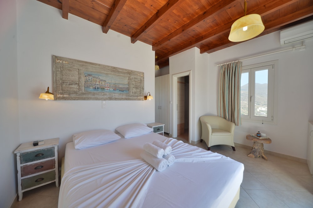 Amorgion Hotel 6/50