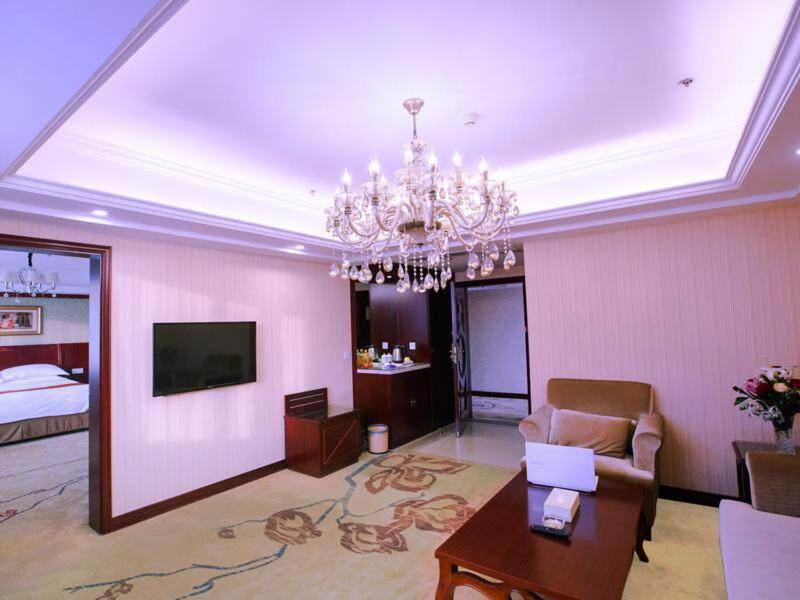 Vienna International Hotel (he yuan store, outlets Plaza, Yangzhou) 28/30